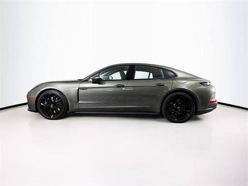 2025 Porsche Panamera E-Hybrid 4