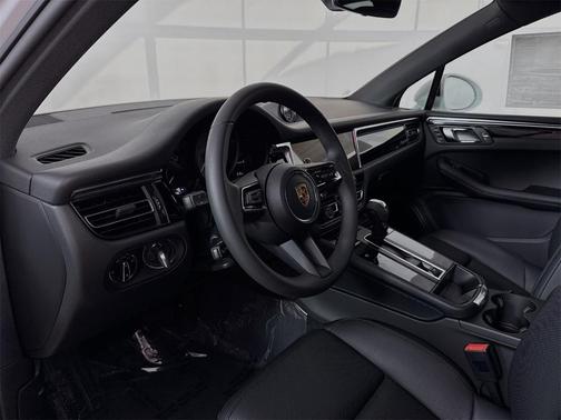 2025 Porsche Macan S