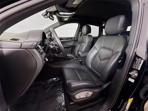 2023 Porsche Macan T