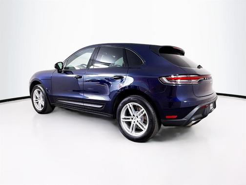 2022 Porsche Macan Base