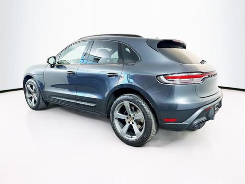 2022 Porsche Macan Base