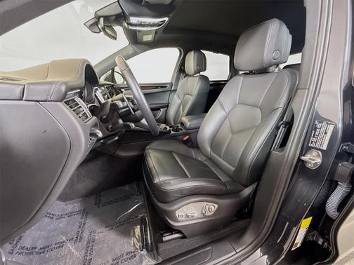 2022 Porsche Macan Base
