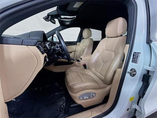 2022 Porsche Macan Base