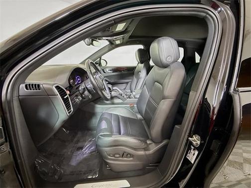 2022 Porsche Cayenne Platinum Edition