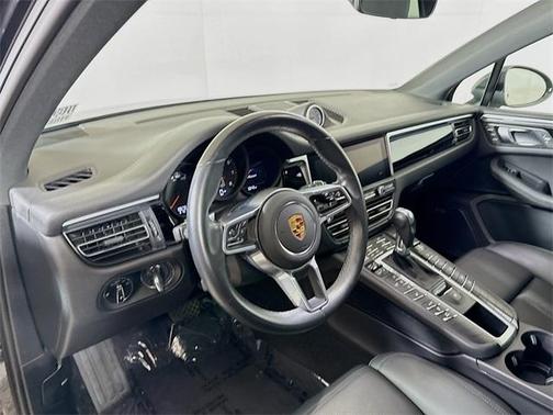 2021 Porsche Macan Base