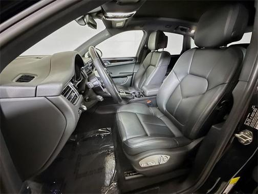 2021 Porsche Macan Base