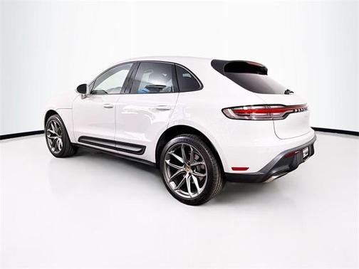 2022 Porsche Macan Base