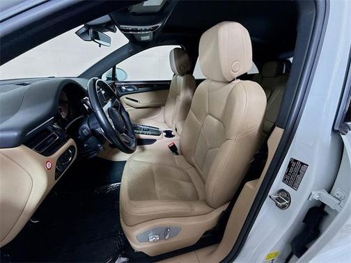 2020 Porsche Macan Base