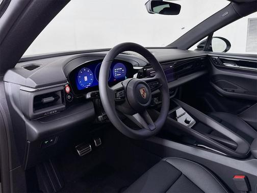 2025 Porsche Macan 4S