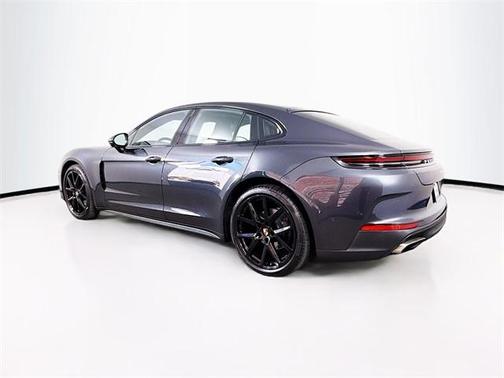 2024 Porsche Panamera Base