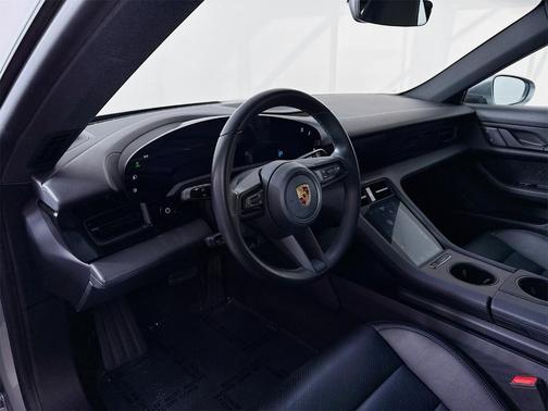 2022 Porsche Taycan Base
