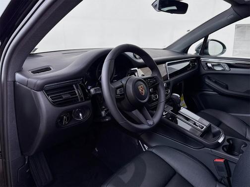2025 Porsche Macan T