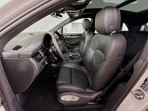 2025 Porsche Macan S