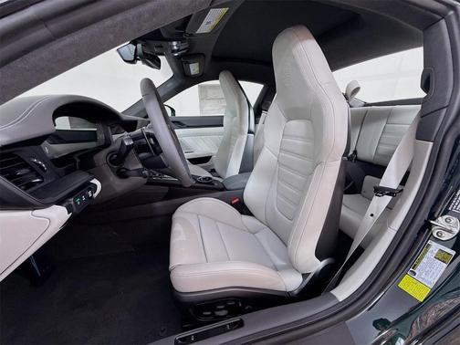 2026 Porsche 911 Carrera 4 GTS