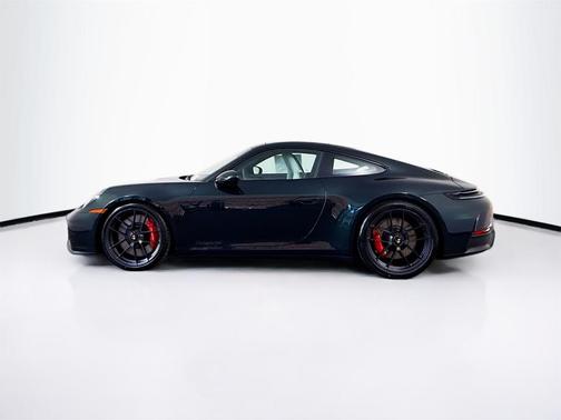 2026 Porsche 911 Carrera 4 GTS