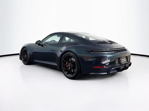 2026 Porsche 911 Carrera 4 GTS