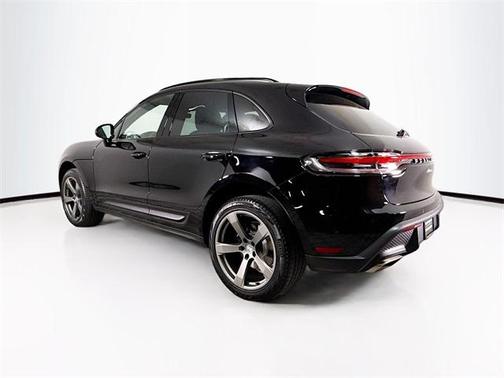 2022 Porsche Macan Base