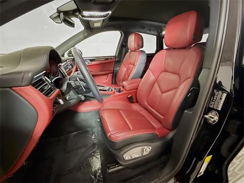 2022 Porsche Macan Base