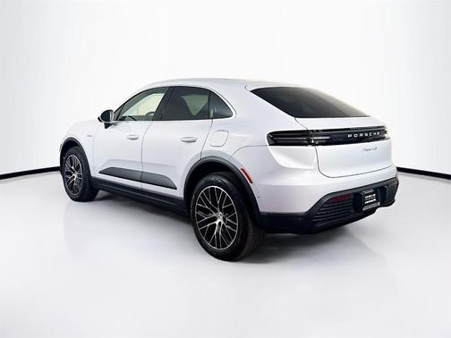 2025 Porsche Macan 4S