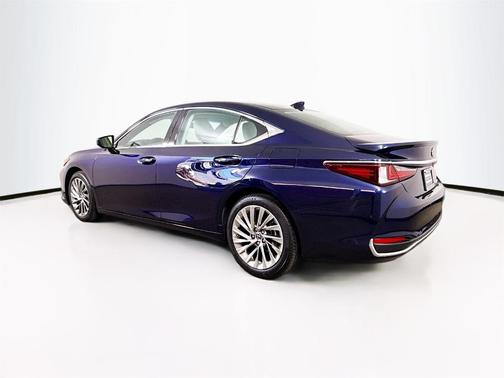 2023 Lexus ES 300h Luxury