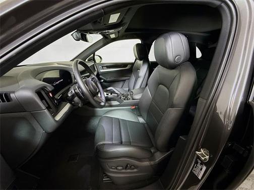2024 Porsche Cayenne Base