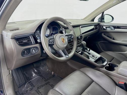 2022 Porsche Macan S