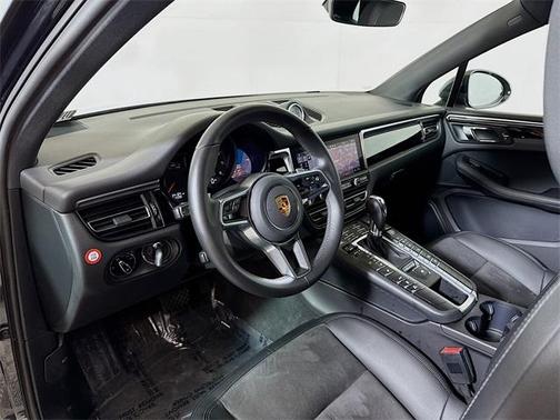2021 Porsche Macan Base
