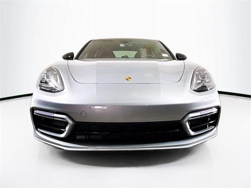 2022 Porsche Panamera