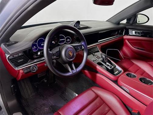 2022 Porsche Panamera