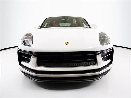2024 Porsche Macan Base (PDK)