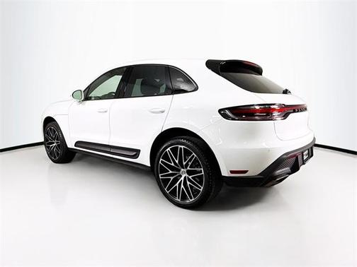 2024 Porsche Macan Base (PDK)