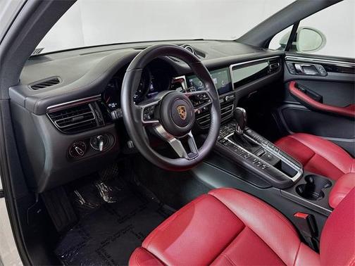 2021 Porsche Macan Base