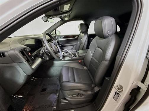 2024 Porsche Cayenne Base