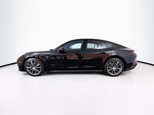 2025 Porsche Panamera Base