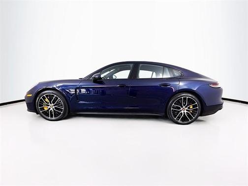2022 Porsche Panamera Turbo S