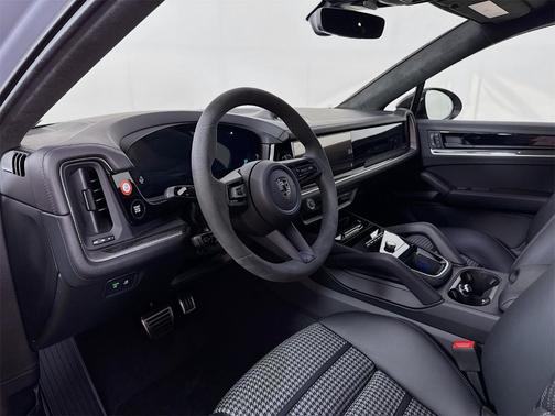 2025 Porsche Cayenne Turbo