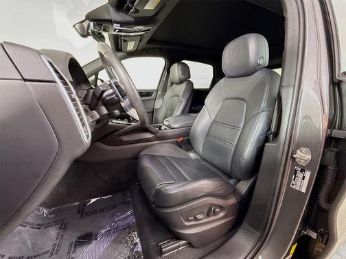 2022 Porsche Cayenne 