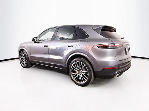 2022 Porsche Cayenne E-Hybrid