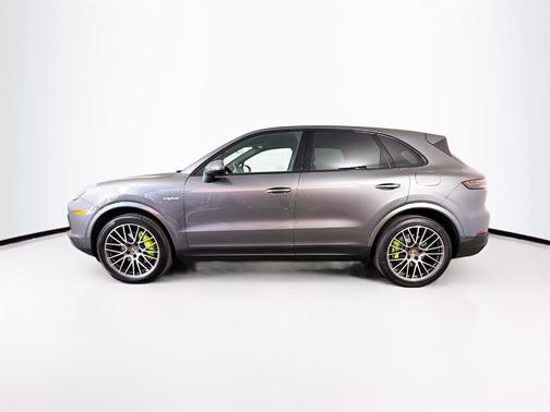 2022 Porsche Cayenne 