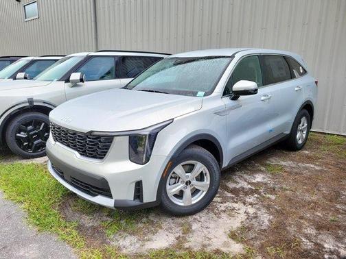 Ivory Silver 2026 Kia Sorento LX