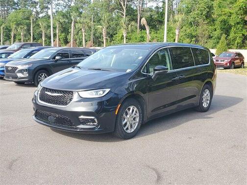 2023 Chrysler Pacifica Touring-L
