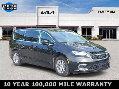 2023 Chrysler Pacifica Touring-L