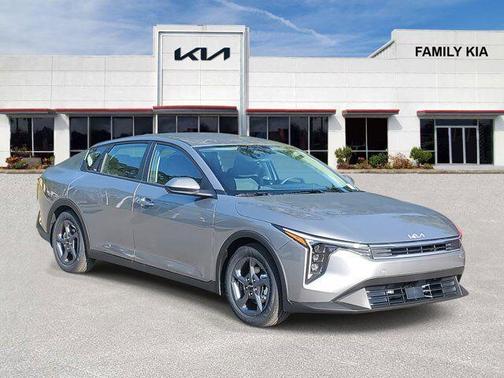 2025 Kia K4 LXS