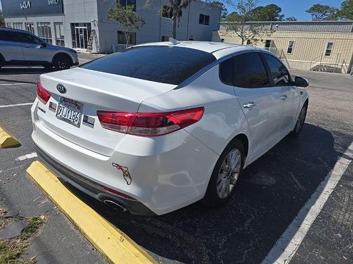 2017 Kia Optima LX