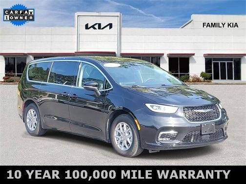 2023 Chrysler Pacifica Touring-L