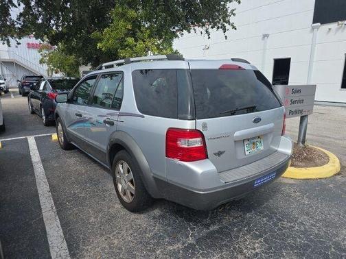 2005 Ford Freestyle SE