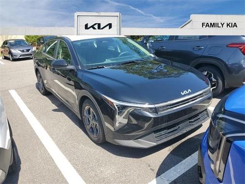2025 Kia K4 LXS