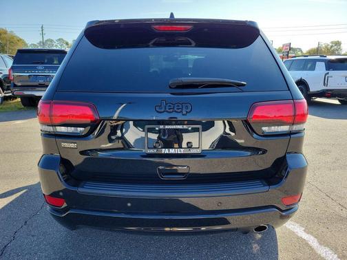 2022 Jeep Grand Cherokee WK Laredo