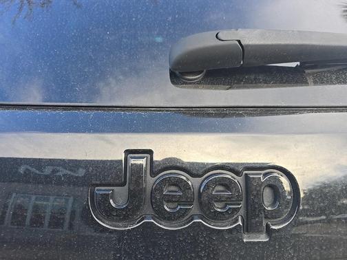 2022 Jeep Grand Cherokee WK Laredo