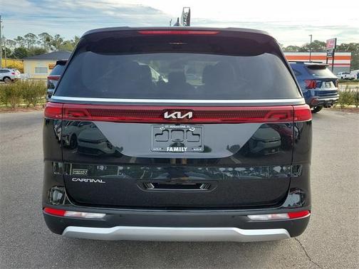 2024 Kia Carnival EX